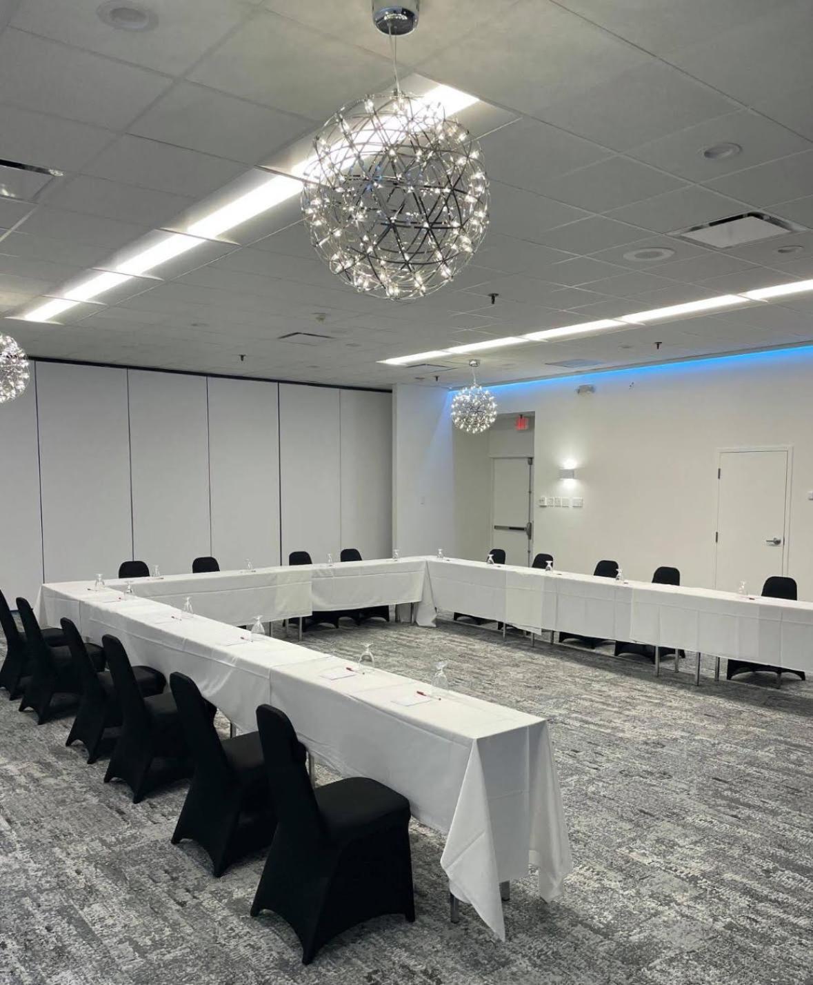 Ramada by Wyndham Newark/Wilmington Hotel Bagian luar foto